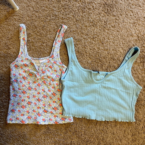 Lot of crop tops - Picture 1 of 3